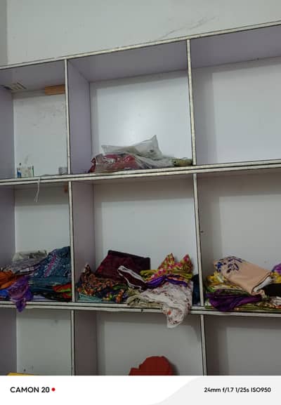 6by 12 k cabinat aur 2 counter