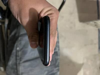 iPhone xr pta approved