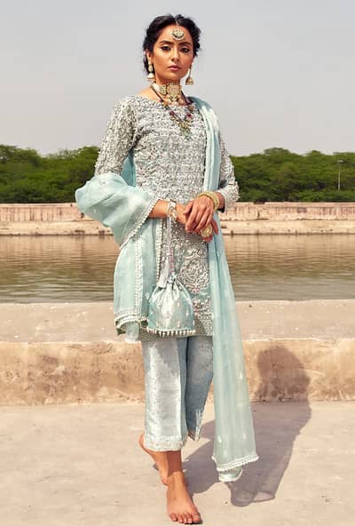 kanwal malik eid dress party wear lehnga suit suffuse Aga Noor sapphir