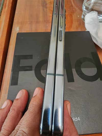 Z fold4 in brand new condition