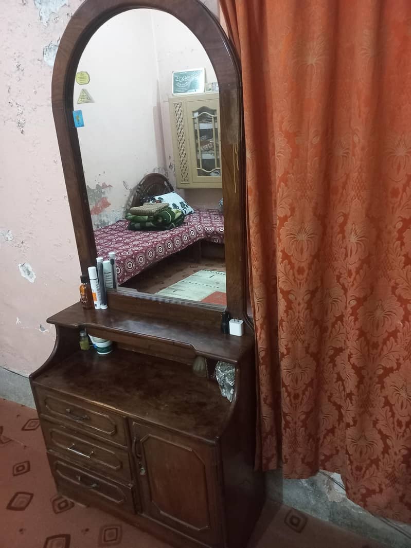 dressing table 0