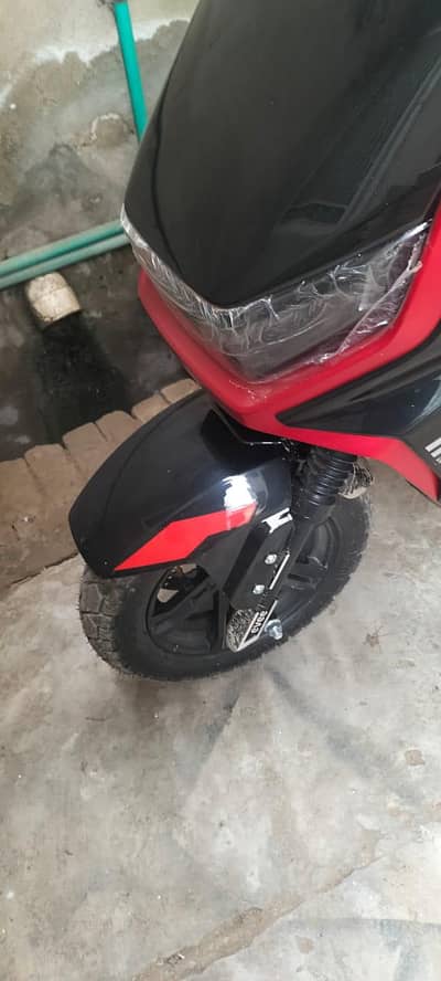 electric Scooty 2025 model contact my WhatsApp 03, 27, 56, 23,082