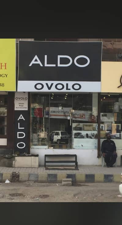 Prime Retail Shop For Rent In Bahadurabad Ideal For Branded Garments Outlet