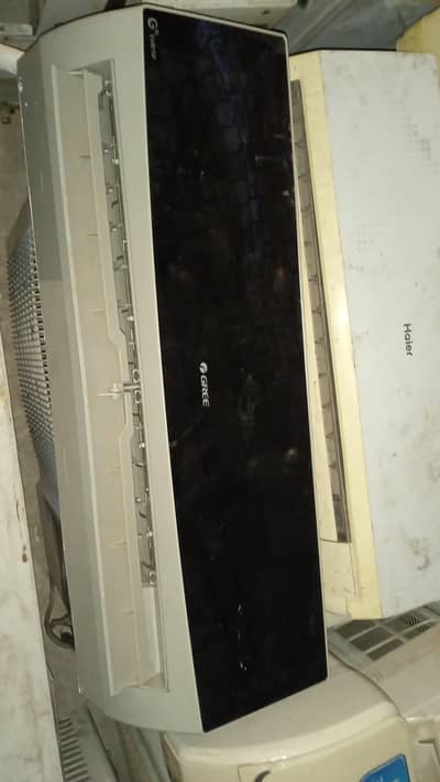 green non Inverter AC condition 10 by 10