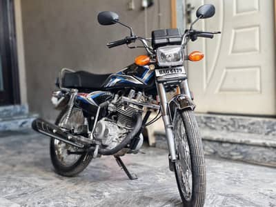 Black Honda CG 125 (25 Model) | 4083KM Driven