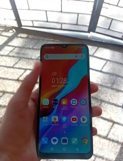 Infinix hot 8 - 3+1/32 storage