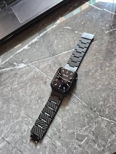 Apple Watch Series 7 45mm with PITAKA Carbon Fiber Strap