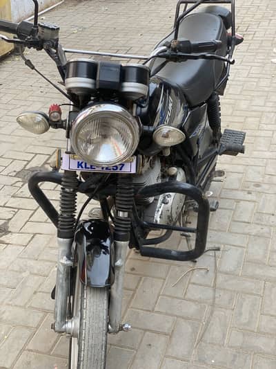 SUZUKI GS 150 SE GENUION BAIQ 2018 MODEL