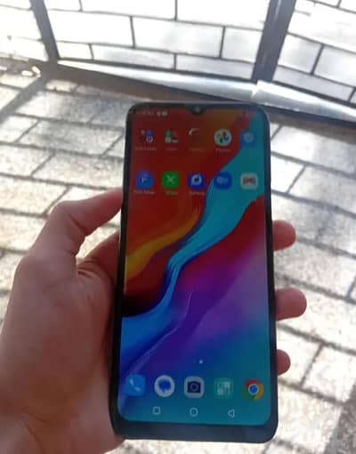 Infinix hot 8 - 3+1/32 storage