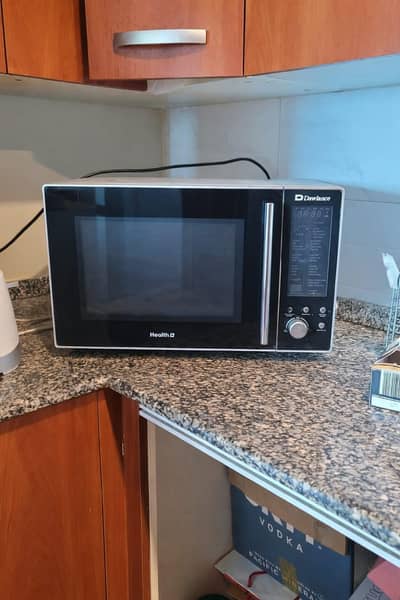 Dawlamce Microwave Oven – Excellent Condition | Urgent Sale