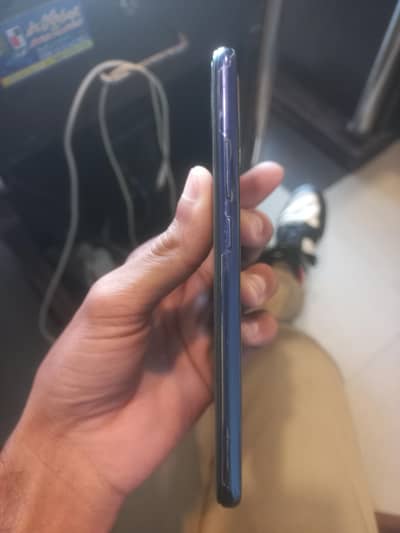 Vivo S1 4/128gb ma ha sale Kar na no box charge ha