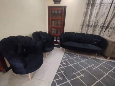 5 seater black brand new
