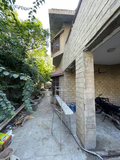 DEFENCE 300 YARDS BUNGALOW FOR SALE