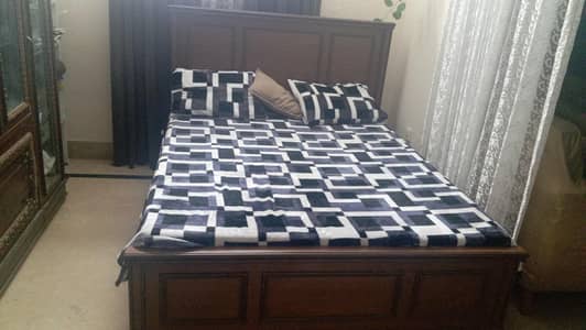 King-Size Bed