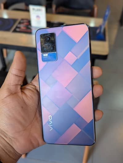 Vivo V21E 8/128 with box and original charger