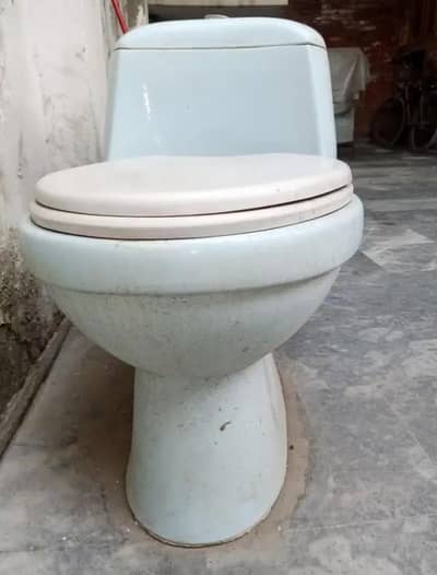 2 pieces of commode available rabta number 03174291827
