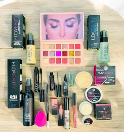 Unleash your beauty potential with our Ultimate Makeup Deal! This 14 i