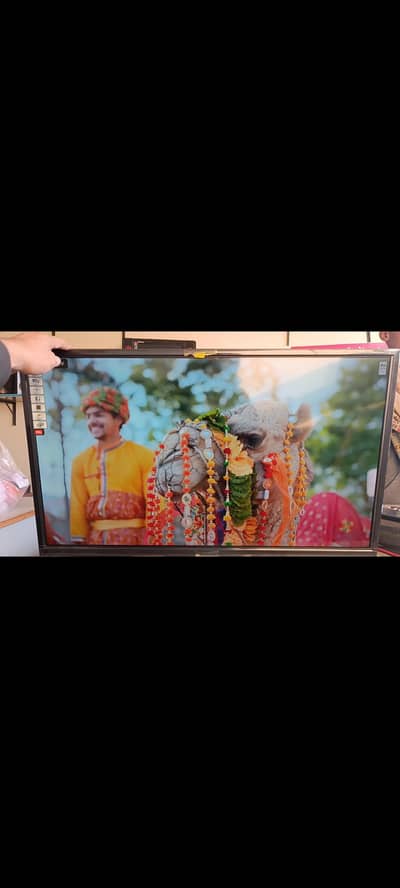 Grennx 32 inches  Smart Led. New Led with box