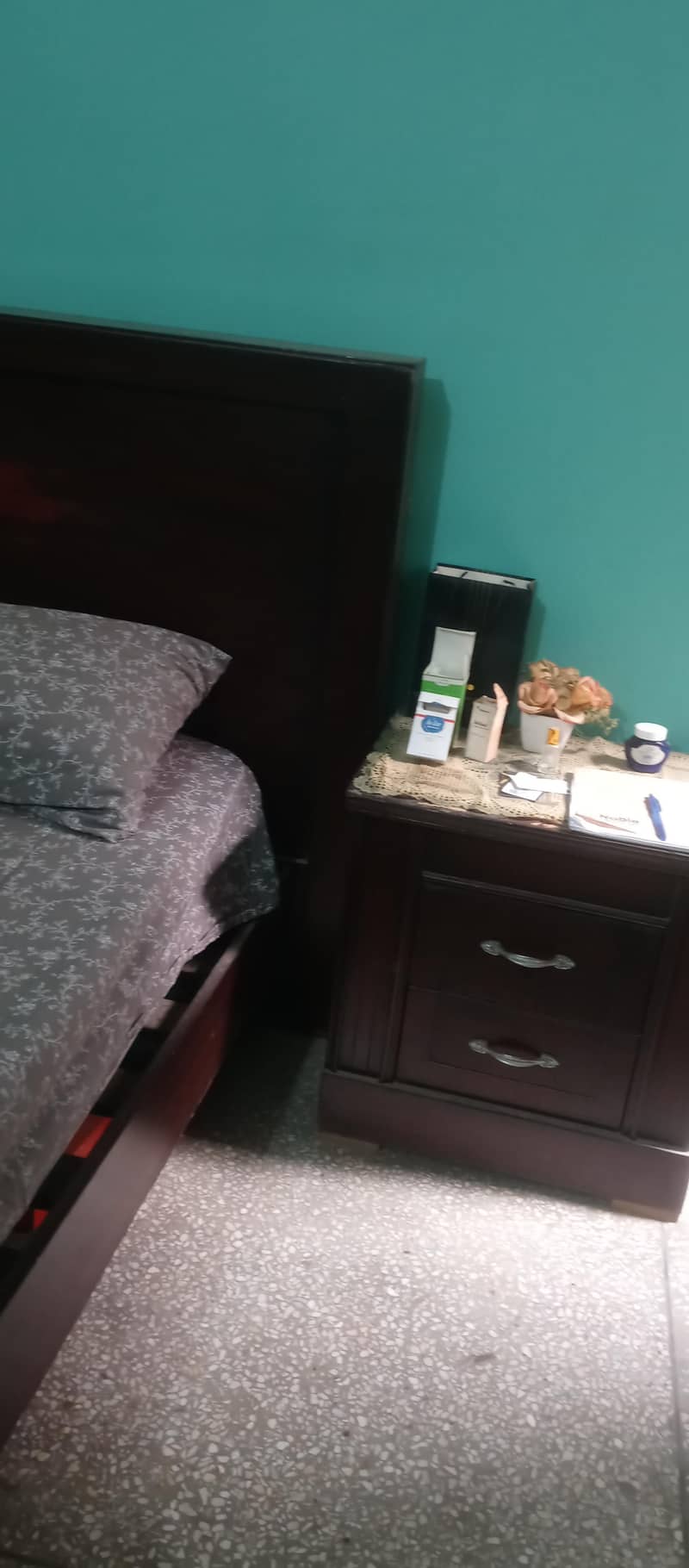 2 single bed with side table 2