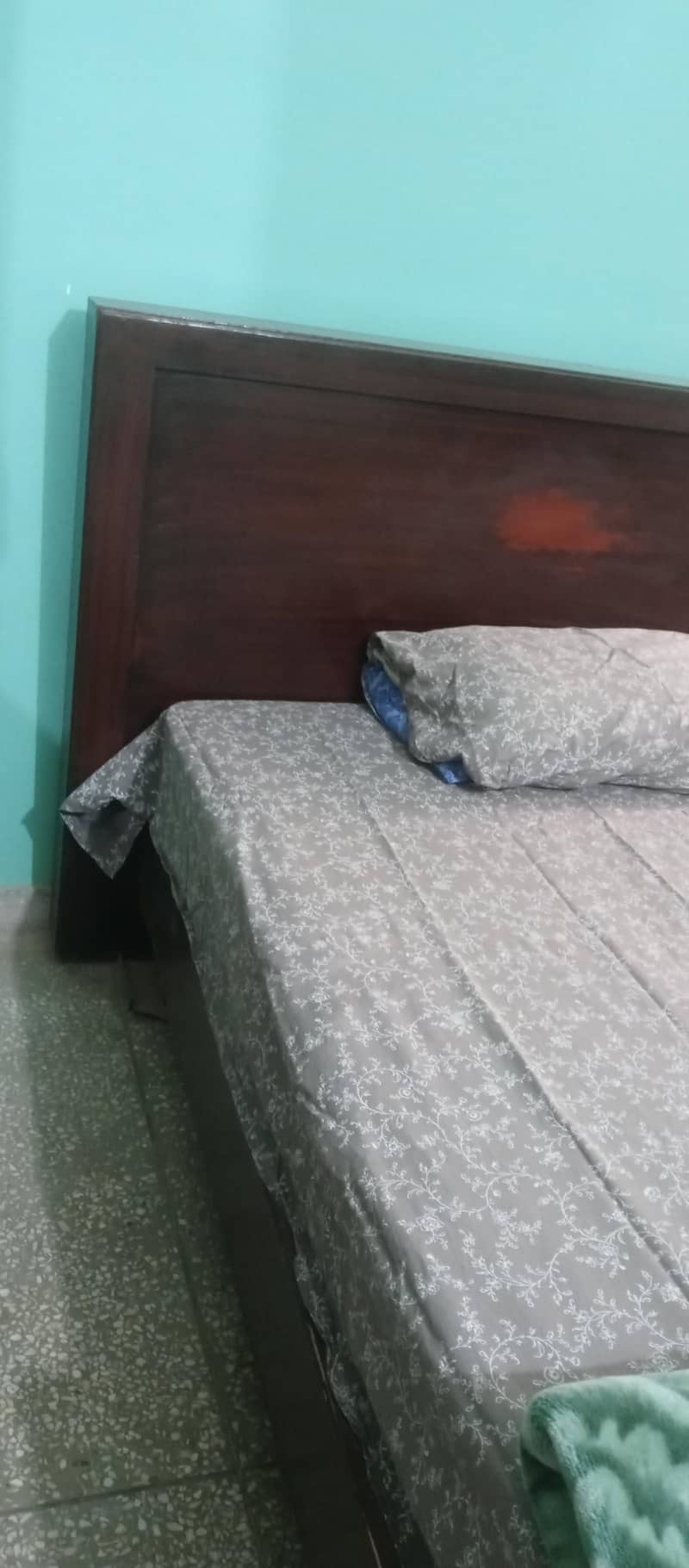 2 single bed with side table 3