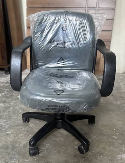 Used Revolving CHAIRS