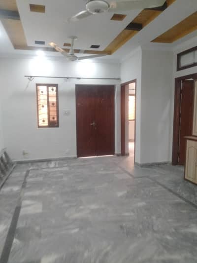 single house for rent  30x60