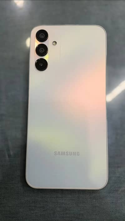 Samsung A15 6/128 white color 10 by 10 in warrenty exchange possible