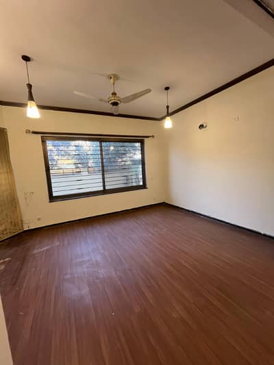 Solar Installed For Short Family 10 Marla Ground Portion For Rent With 3 Bedrooms In G-13, Islamabad