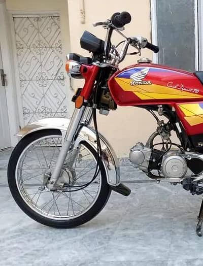 honda bike CD 70 cc 0329/32/91/042/ urgent for sale model 2005
