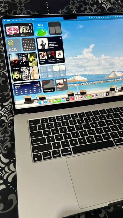 Apple Pro Laptop M1 Office / Home Use