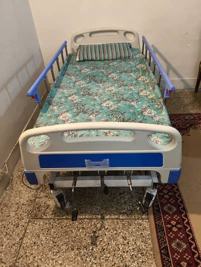 Bed//bed for sale//single bed for sale