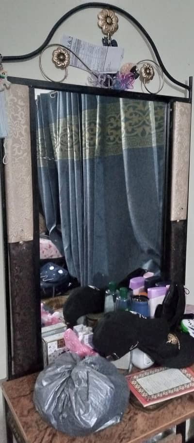 iron Dressing Table with Mirror