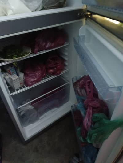 Haier fridge 10/10 genuine conditions