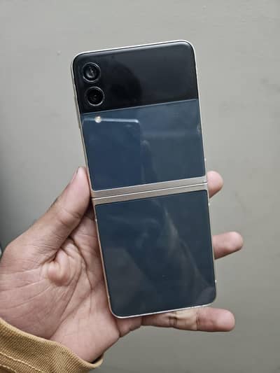 Samsung Galaxy Z Flip 3 Official PTA Proved Excellent condition Sale