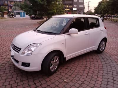 Suzuki swift DLX 2015