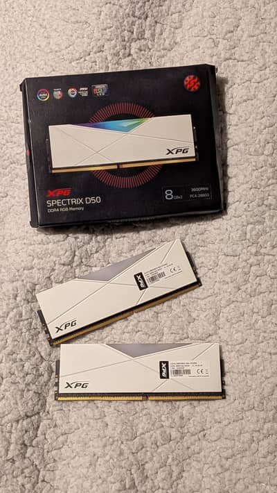 White D50 Spectrix DDR4 3600Mhz 16 8x2 GB low latency