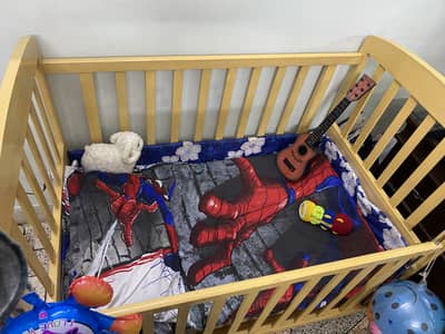 Crib, neat condition