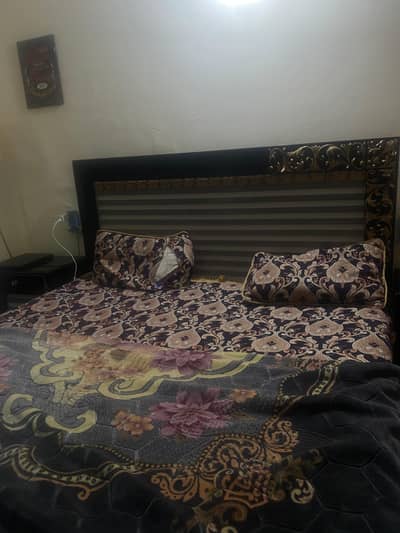 king bed with 2 side tables