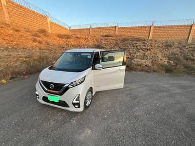 Nissan Dayz Highway Star S hybrid X pro pilot