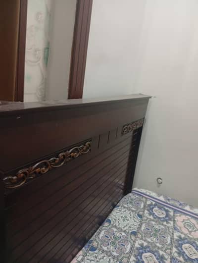 single bed ( with matress)