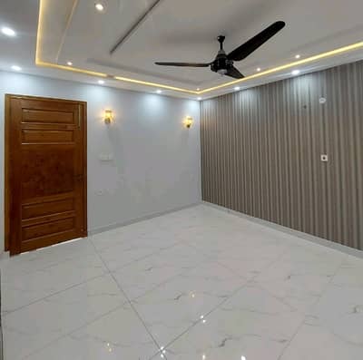 Prime Location 10 Marla House In Wapda Town Is Available For rent