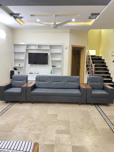 Brand New 5 Seater Sofa ( Leather stuff )