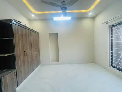 Brand New 1st Entry 10 Marla Upper Portion Available for Rent in Bahria Town Phase 7 Rawalpindi/Islamabad