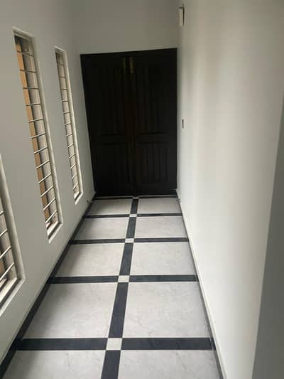 20 Marla Upper Portion In Beautiful Location Of Formanites Housing Scheme - Block N In Lahore