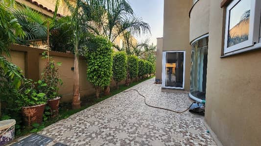 2 Kanal Ultra Designer Villa Available for Rent Garden city