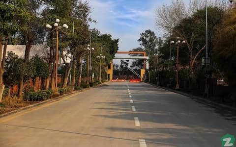 3 marla plot on prime location