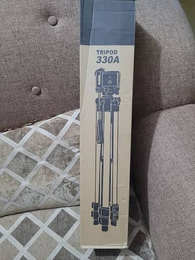 Tripod stand with ring light