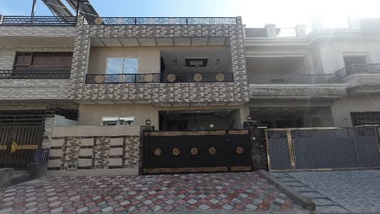 Prime Location 7 Marla House In FECHS For sale At Good Location