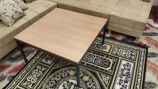 Imported center/coffee table full size. Top quality table