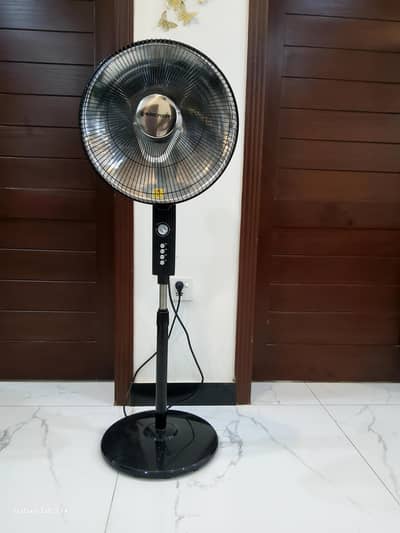 Electric sun heater in black color